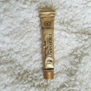 Dermacol foundation 210 -fair/light